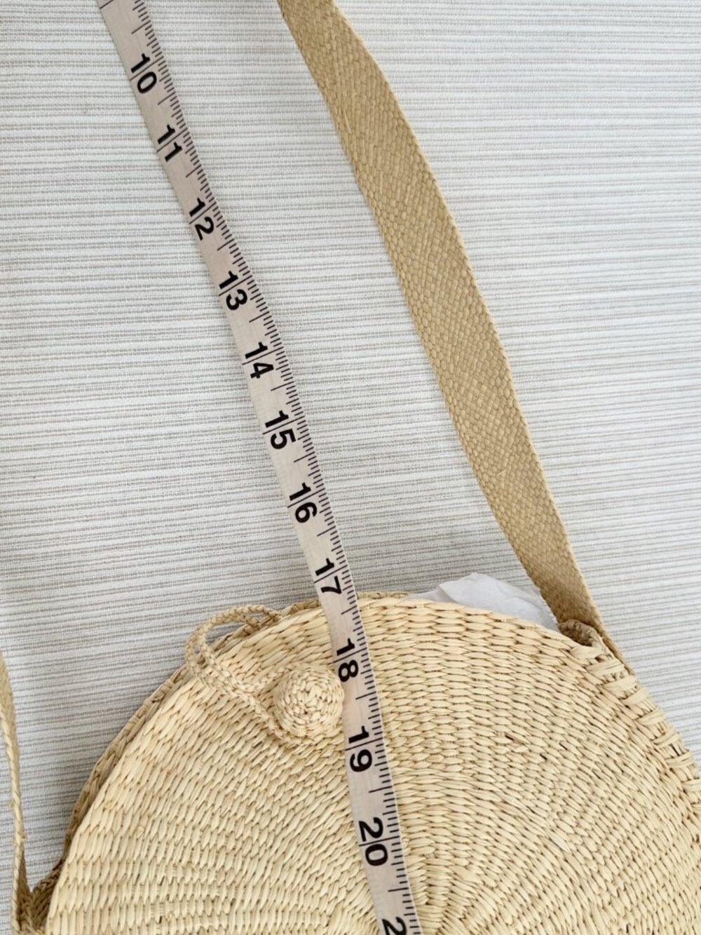 Artesano Round Woven Straw Crossbody Circle Bag View 3